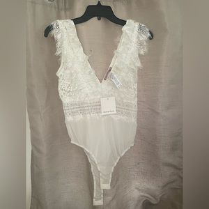 Vinana lace body suit